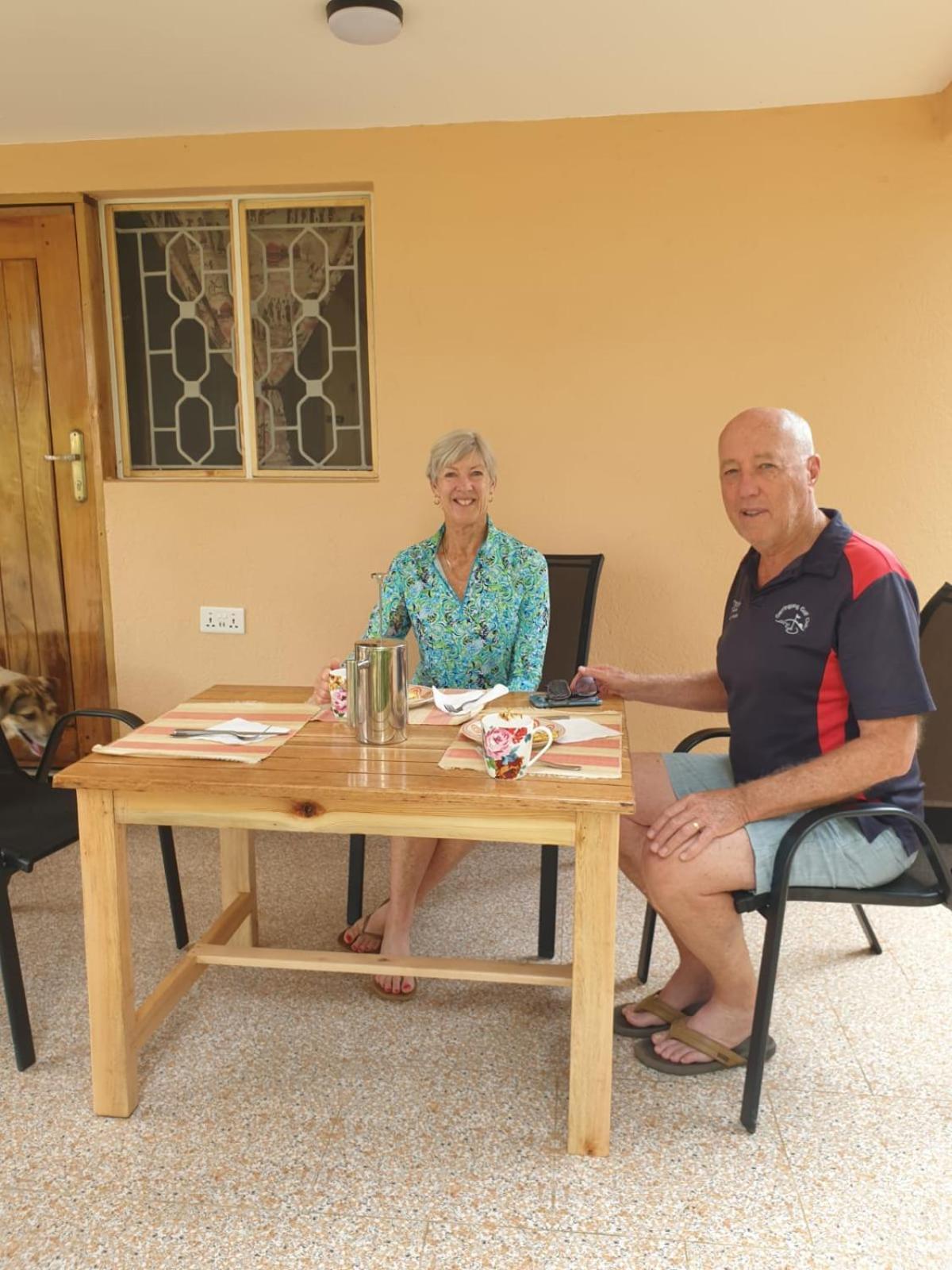 Alison & Dave'S Guesthouse Entebbe Exterior photo